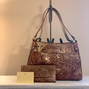 Patricia Nash “Tobacco Fields” Tan/gold purse and wallet